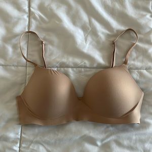 Victoria’s Secret | Incredible Padded Push Up Wireless Nude 34C